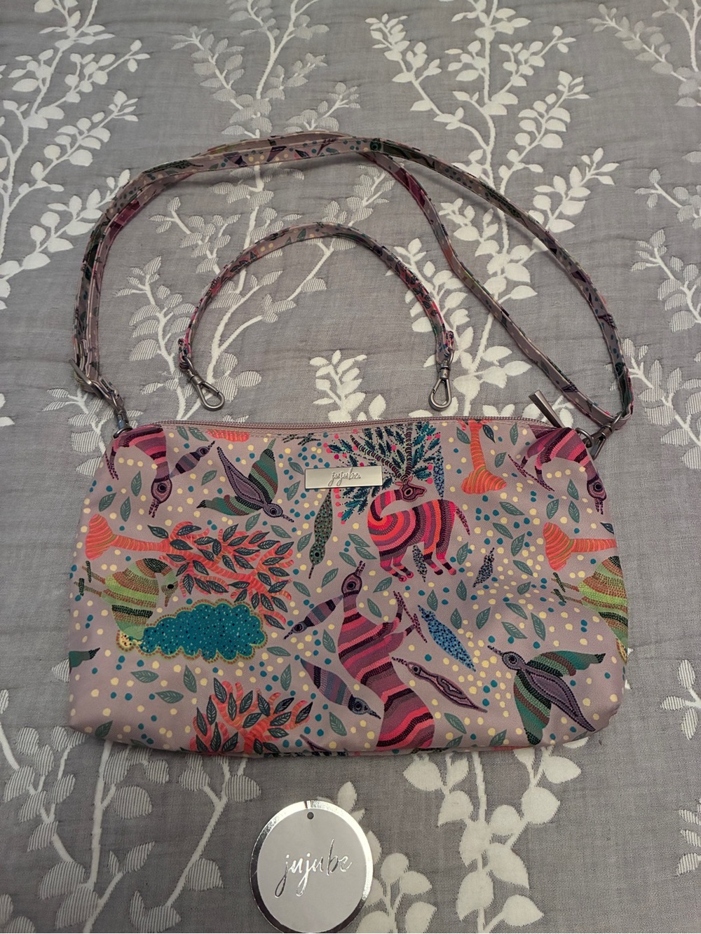 Like New Ju-Ju-Be Be Quick Convertible Crossbody Bag in Wild Life Print